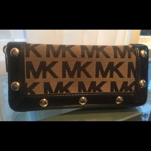 Authentic Michael Kors wallet MK logo gold rivets