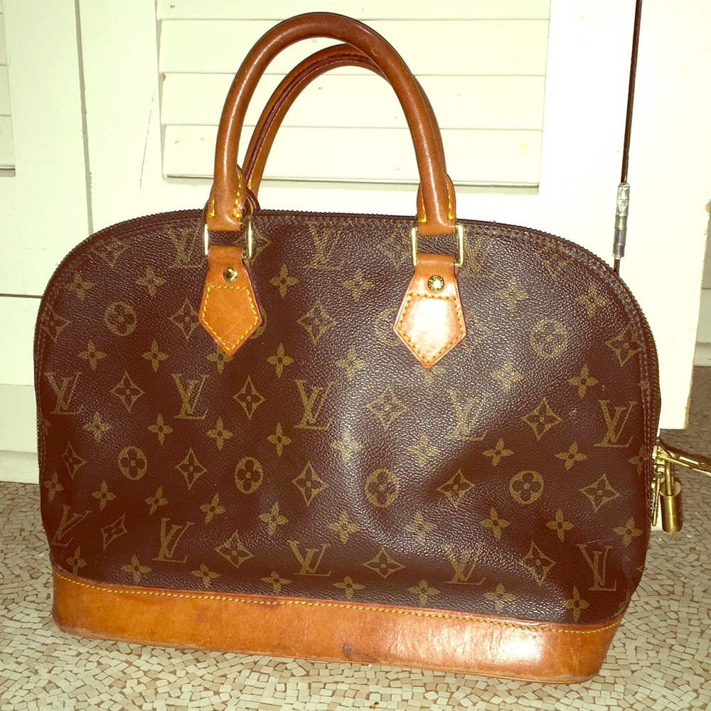 Used alma Louis Vuitton bag