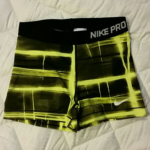 Nike Pants - Nike Pro Dri-Fit Shorts - Sz M