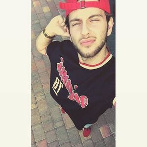 Meet your Posher, Kyle