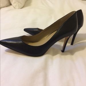 Ann Taylor black pointy toe heels size 7.5