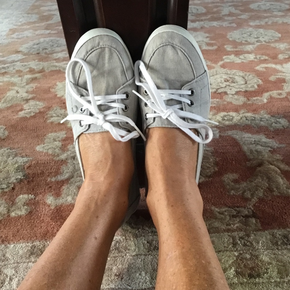 Vans tennis shoes