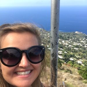 Meet your Posher, Chloe