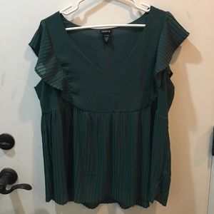 NWOT Torrid Pleated Front Green top.