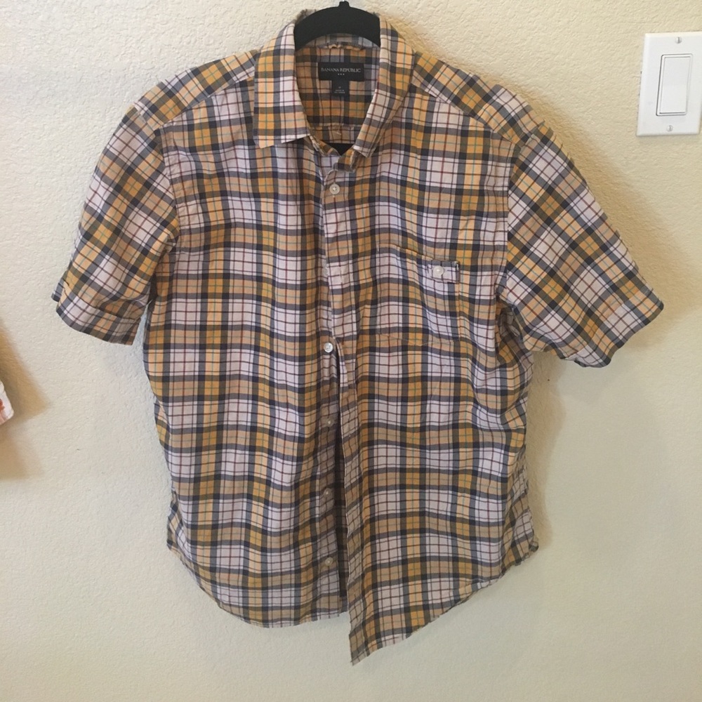 3 for 40$$ Banana republic shirt sleeve shirt