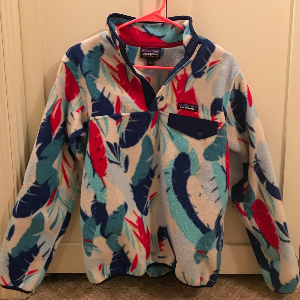 Women’s Lightweight Synchilla Snap-T pullover.