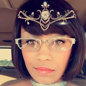 Meet your Posher, Mia