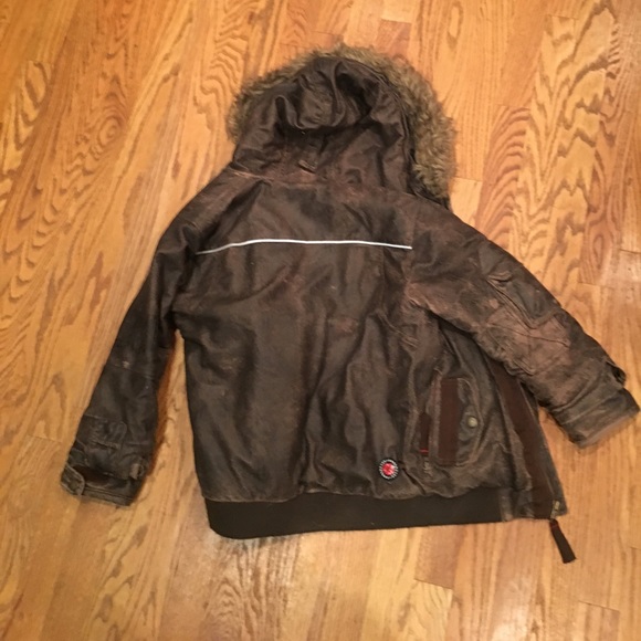 A ski jacket in great condition! - Picture 3 of 8