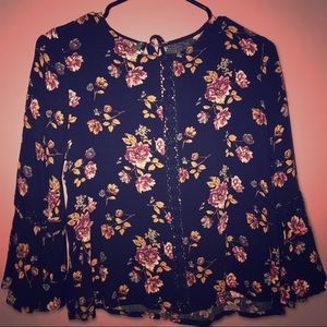 Forever 21 Floral Top 💕