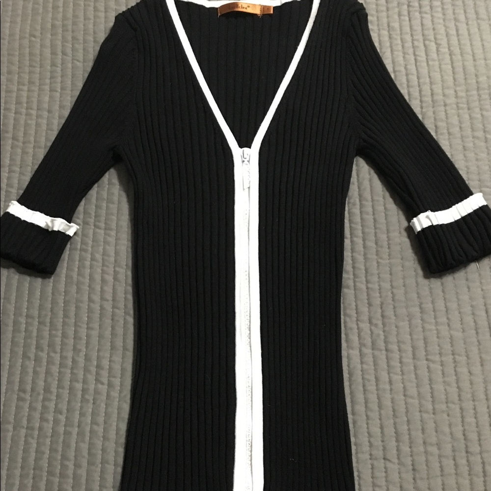Belldini mid-sleeve zipper front Top