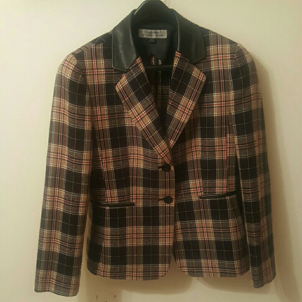 Classic Tahari Blazer