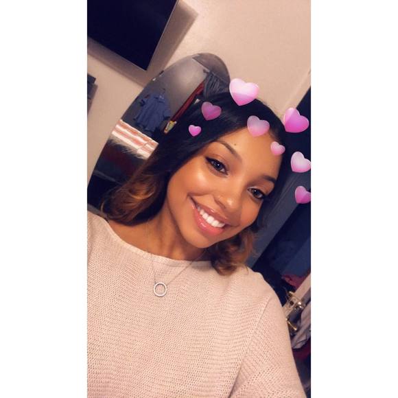 Meet your Posher, Joslaine - Picture 1 of 1