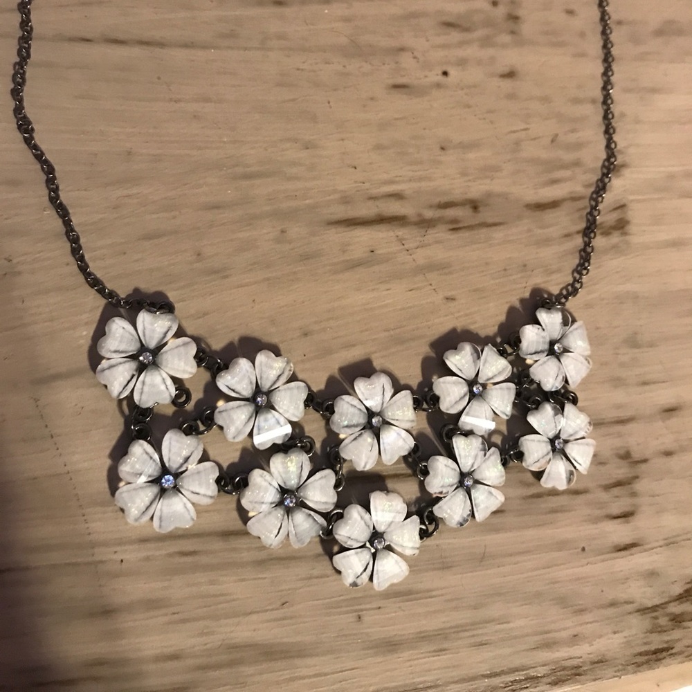 Floral collar necklace