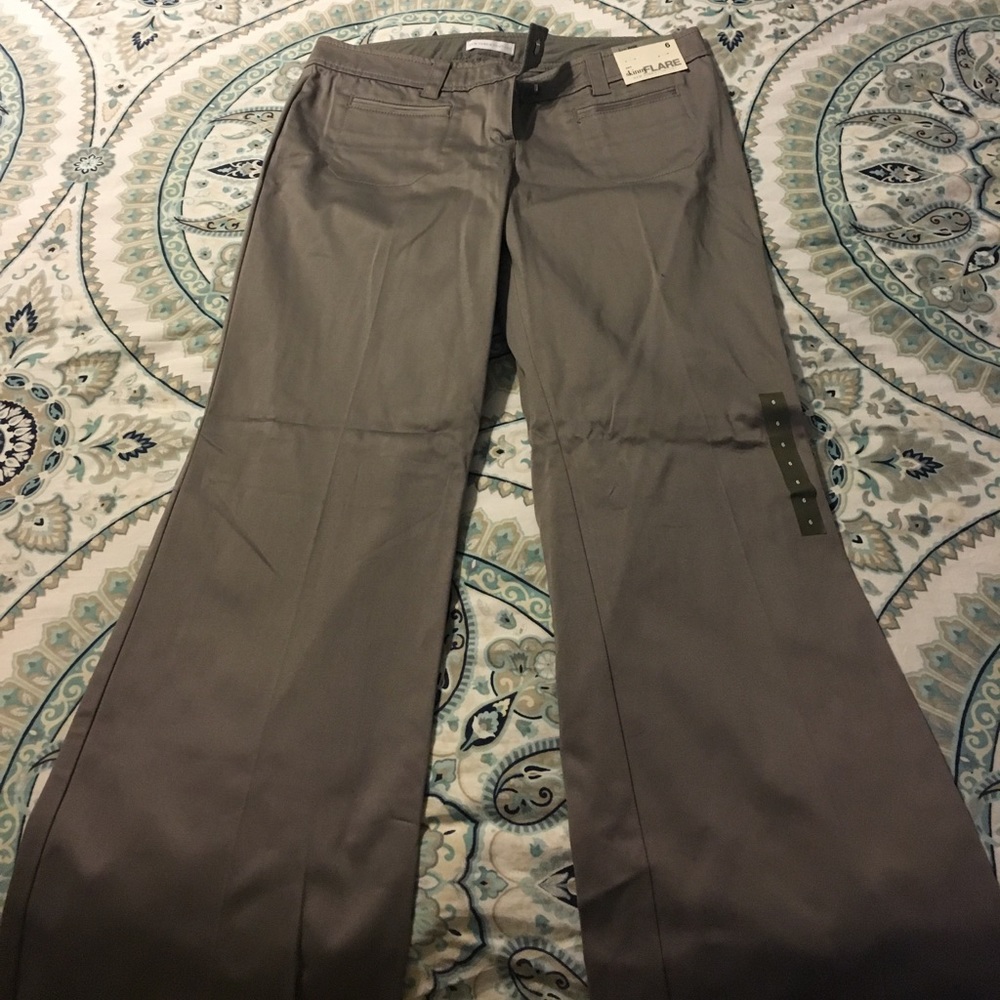 NY&Co. low rise Skinny Flare Gray size 6 NWT
