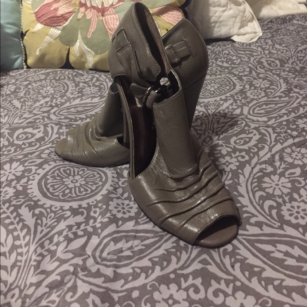 Clay peep toe slouch sandal