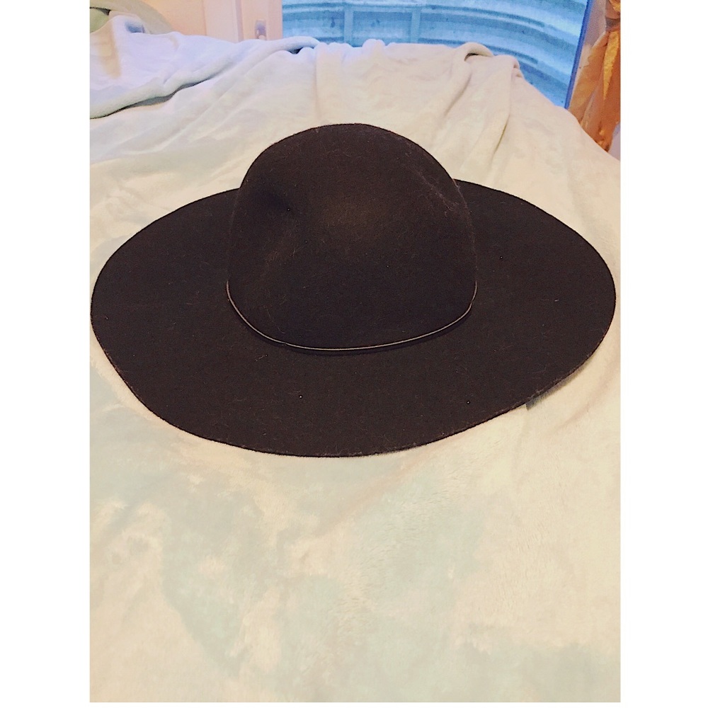 Floppy felt hat NEW