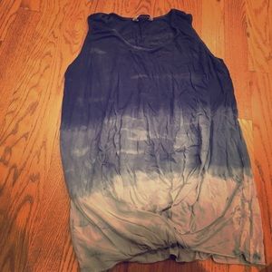 Trust ombré blue color and a loop at the bottom.