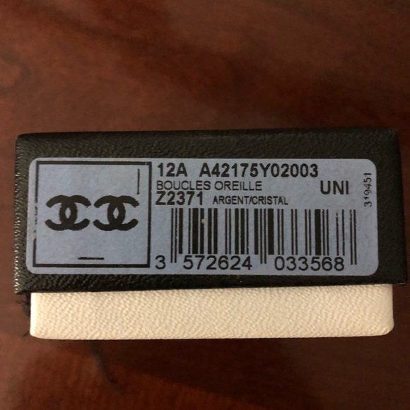 100% Authentic Chanel Logo Small Earrings - Picture 6 of 6