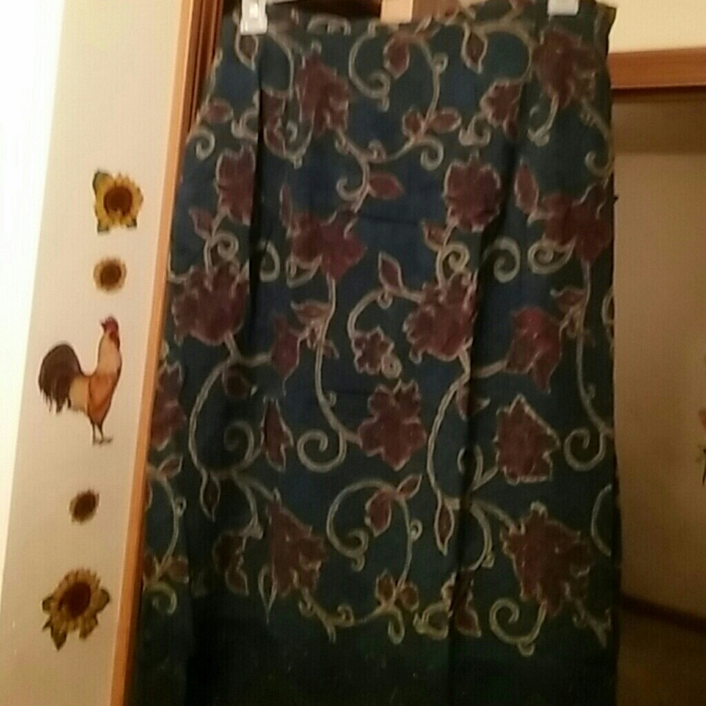 Wrap woman's skirt with flower designs