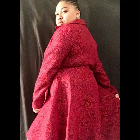 Caribbean Queen Plus Size Lace Coat - Picture 4 of 6