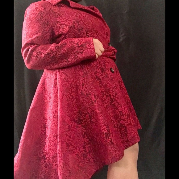 Caribbean Queen Plus Size Lace Coat - Picture 5 of 6