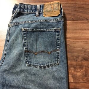 Light Wash American Eagle Jeans