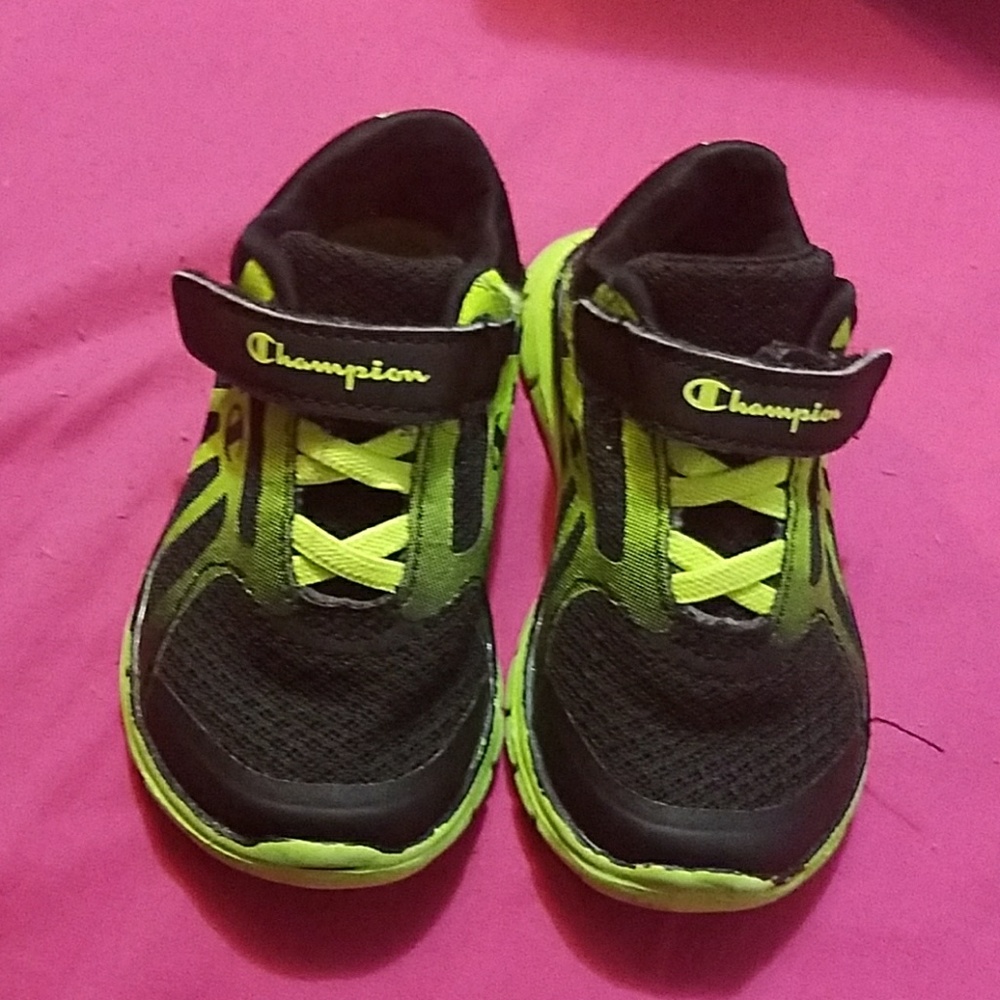 (BUY 2 GET 1 FREE BUNDLE) Black and Green Sneakers