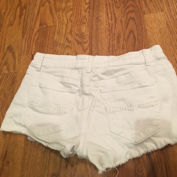 Indigo rein white jean shorts - Picture 2 of 5