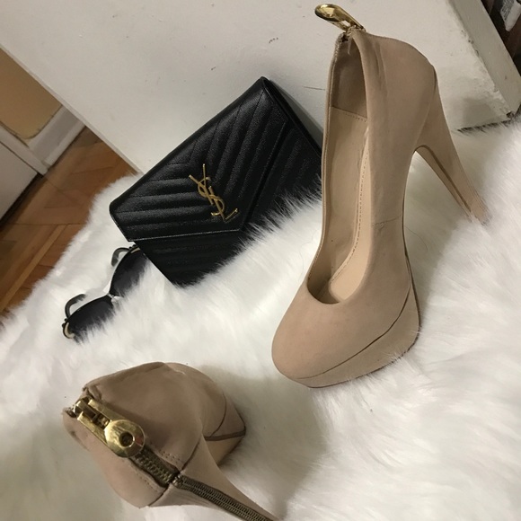 Shoes - Nude suade heels size 8.5