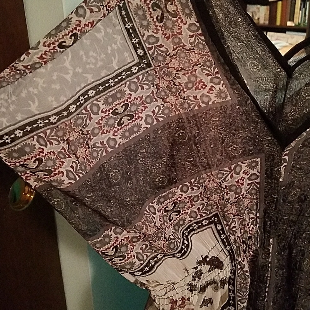 Sheer blouse - Picture 3 of 8