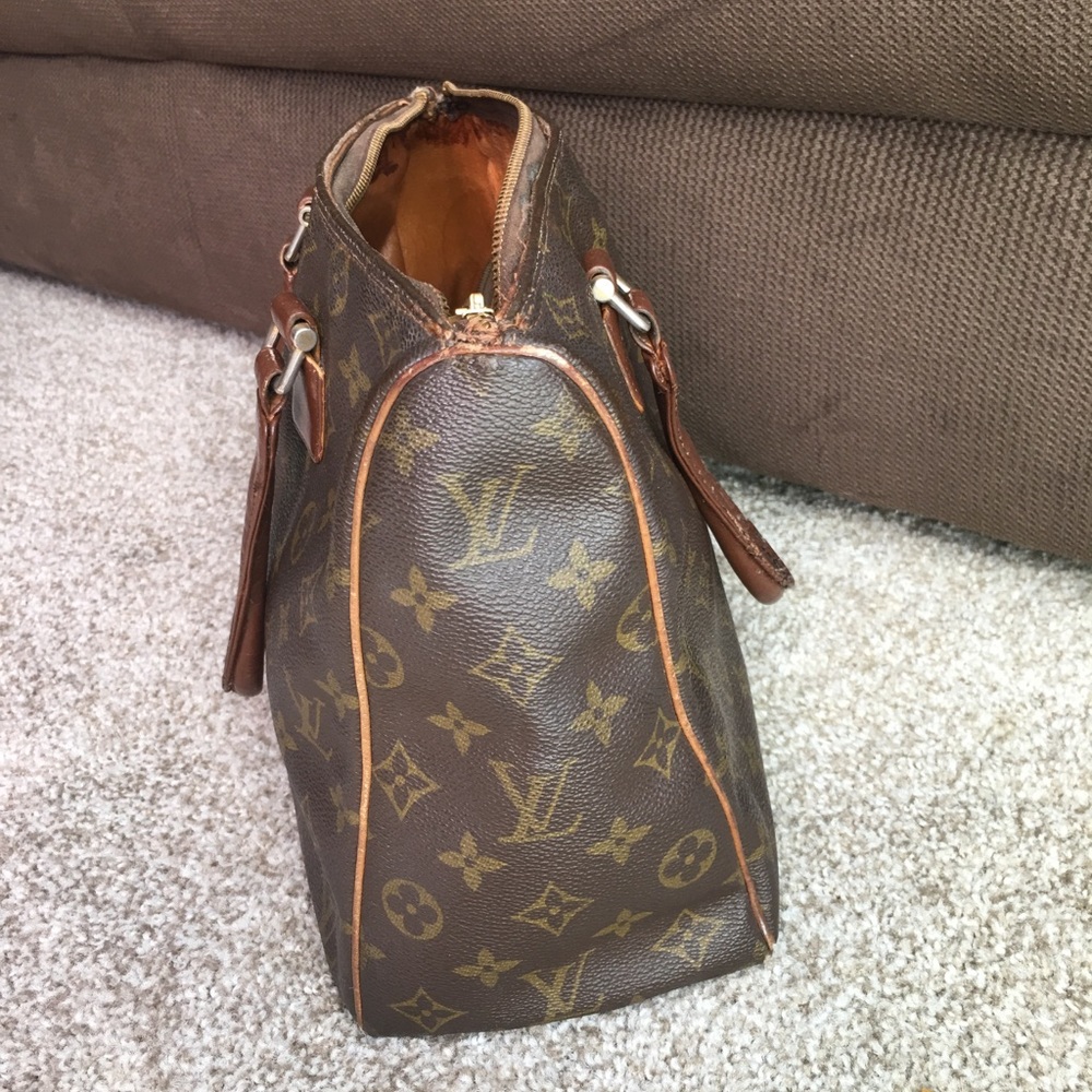 LV purse