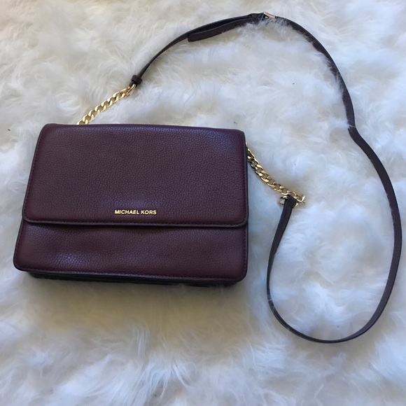 Michael Kors Handbags - Michael Kors Large Daniela Leather Crossbody Bag