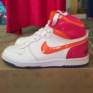 Women's Big Nike Dunk High Top Le (size 7) Women's Big Nike Dunk High Top Le (size 7)