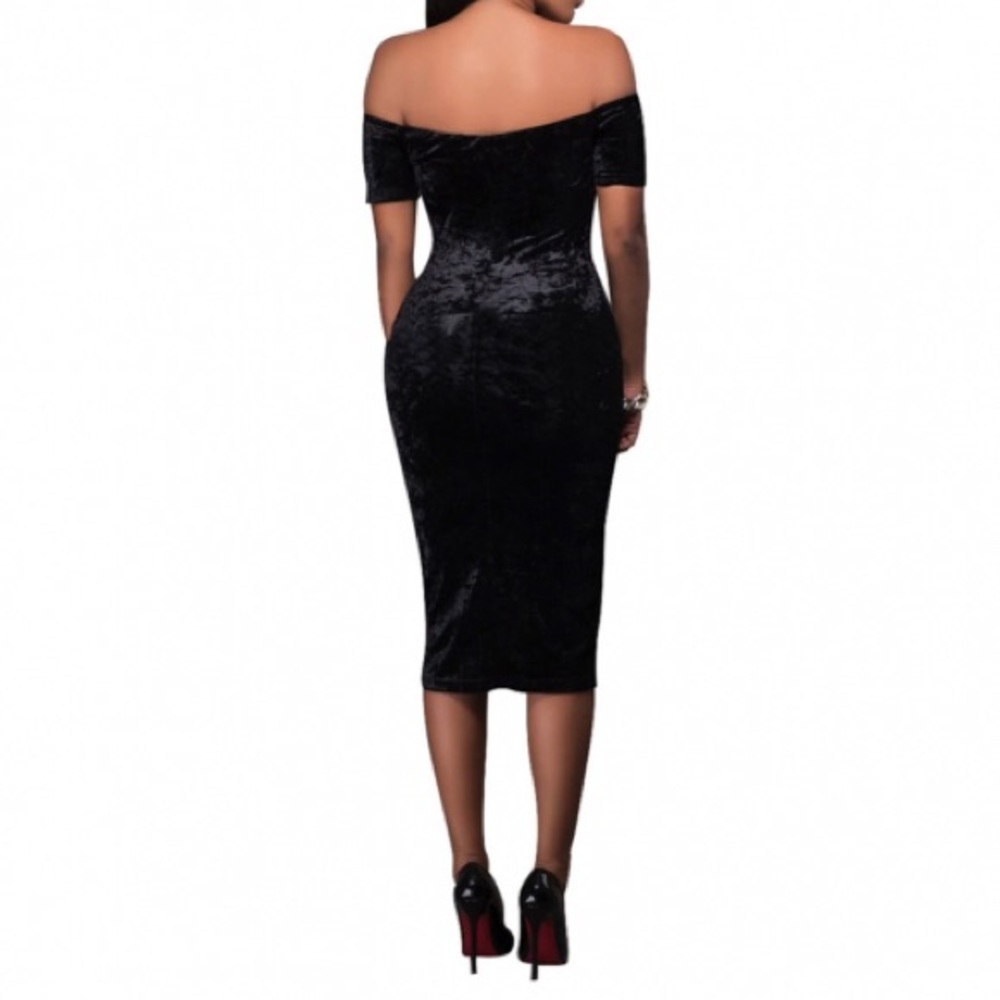 Off Shoulder Zipped Front ShortSleeve Velvet Dress - Picture 3 of 8