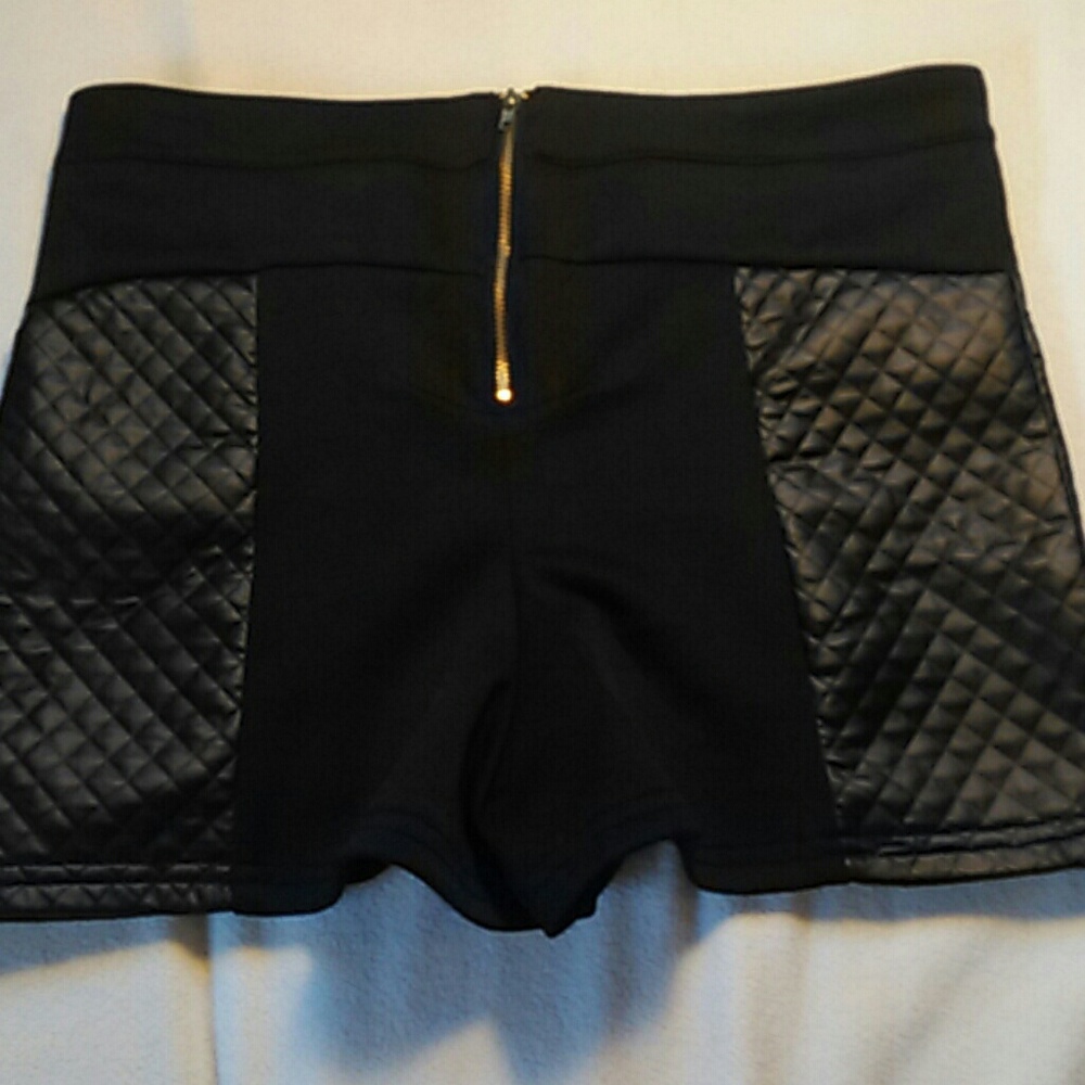 QUILT PATTERN ZIP SHORTS - Picture 3 of 4