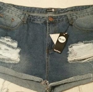 boohoo Blue denim destressed shorts size 18