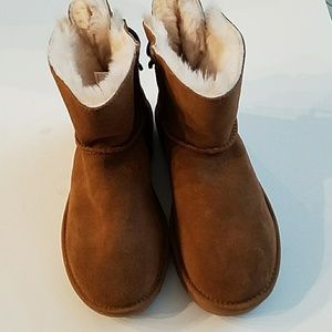 New womans short Ugg boots sz6 New womans short Ugg boots sz6