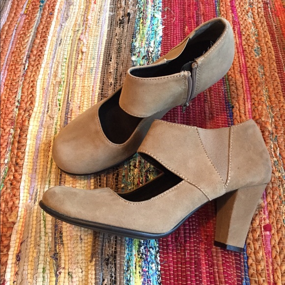 AEROSOLES Shoes - Aerosoles Suede Heels with ankle strap