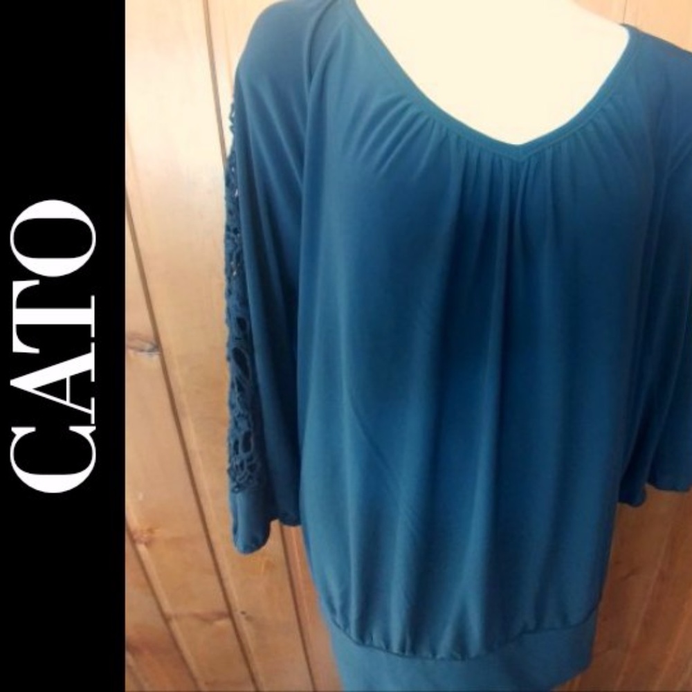 Cato Woman Navy Blue 3/4 Sleeve Blouson Style Top