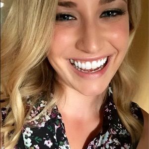 Meet your Posher, Leah