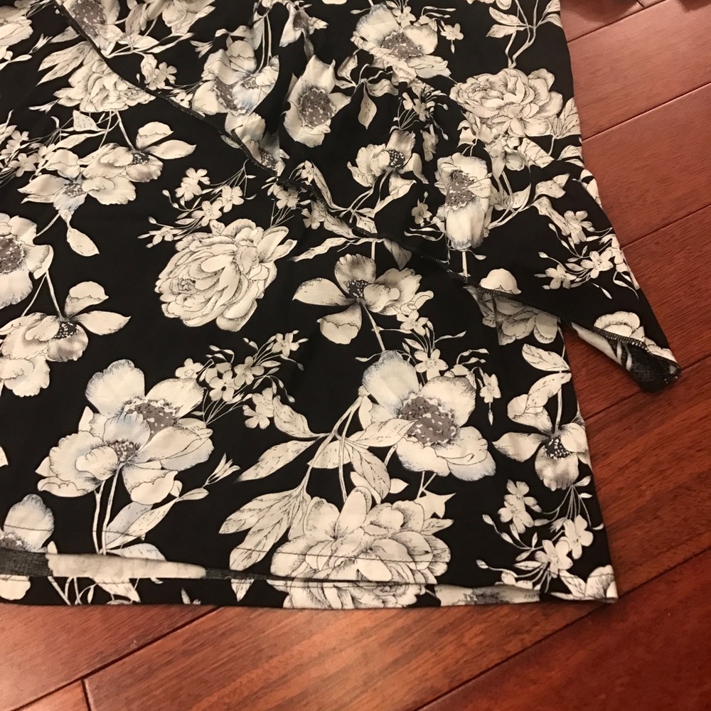 👗Asos black and white floral ruffle midi dress - Picture 3 of 6