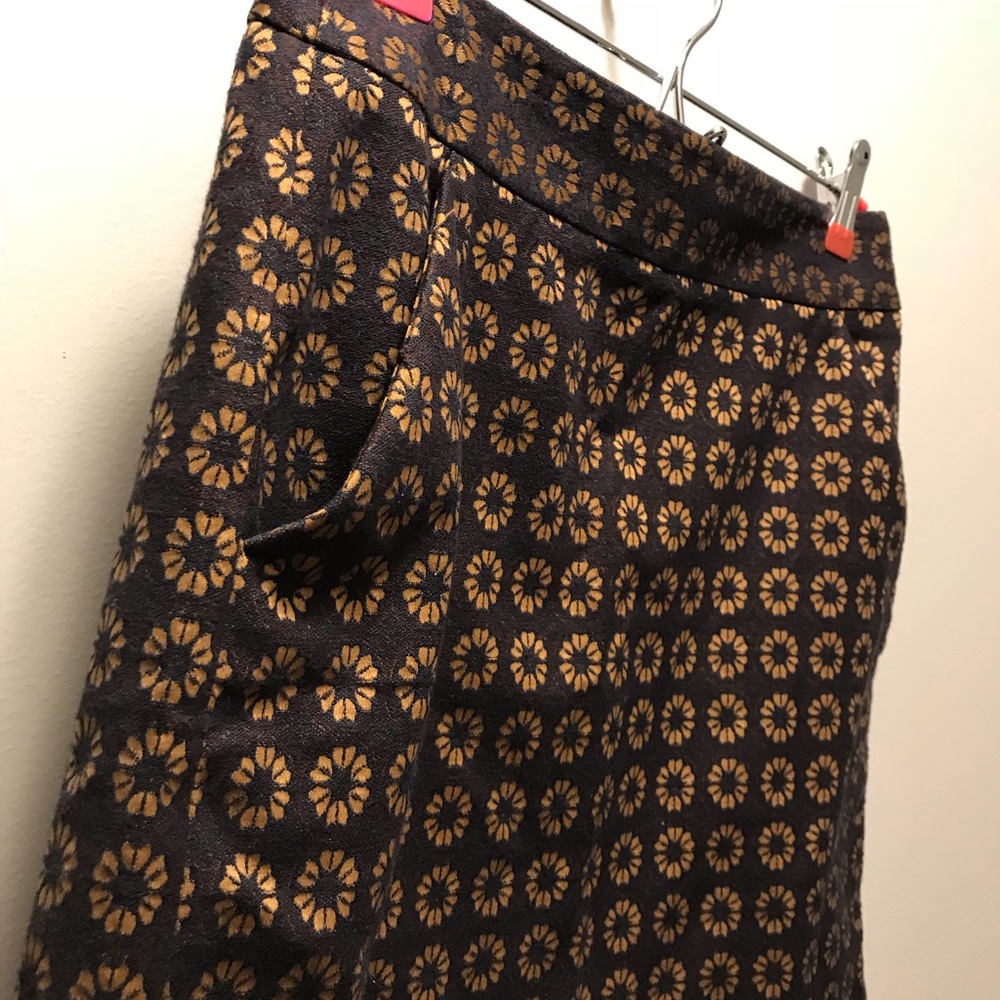 Mini skirt with side pockets - Picture 2 of 2