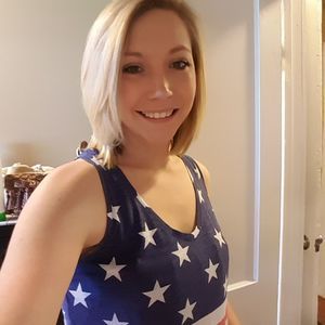 Meet your Posher, Lauren