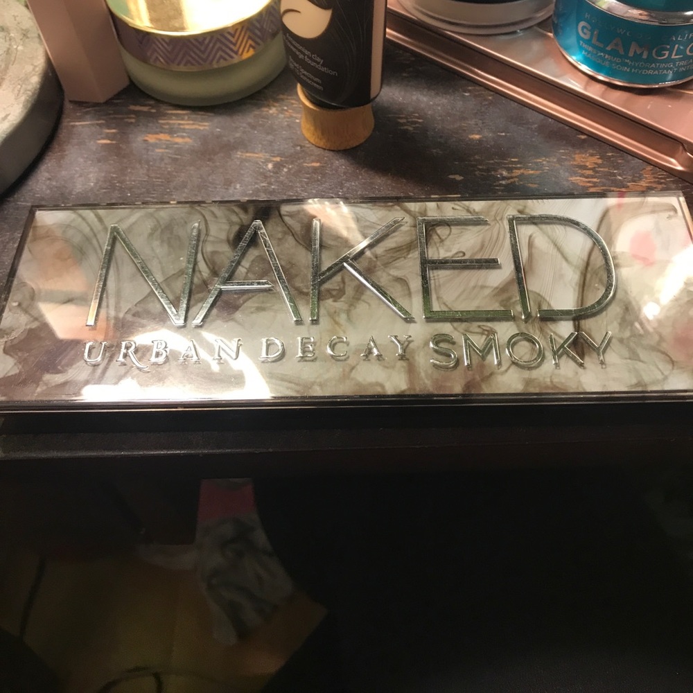 100% Authentic Urban Decay Naked Smokey Palette