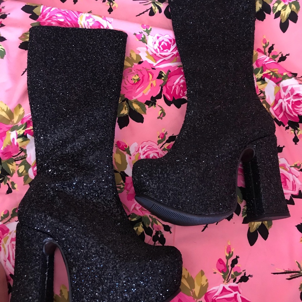 Only 1 pair El dantes black glitter Platform knee boot vintage