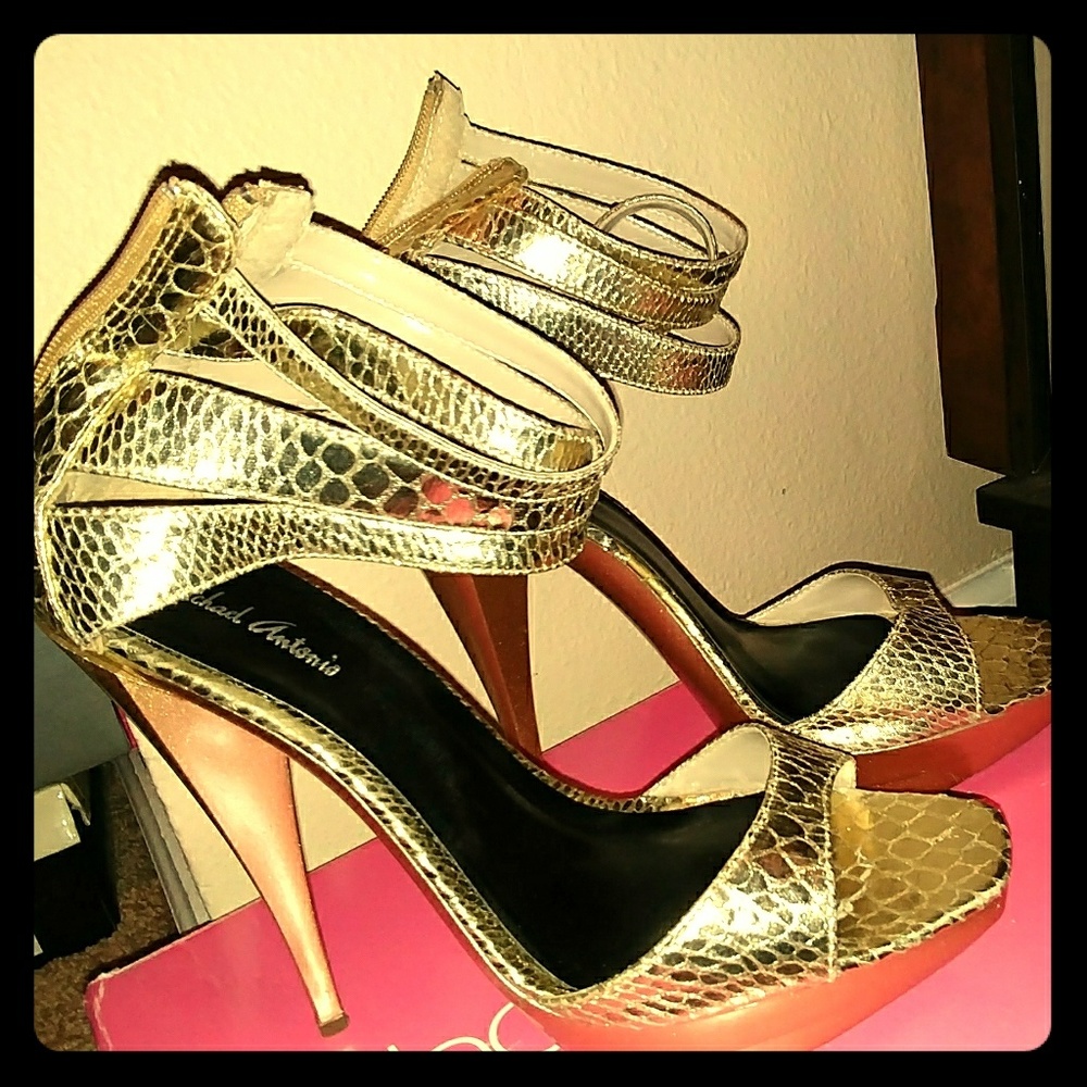 Melania Gold Heels