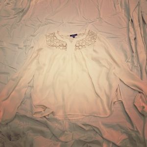 Monteau tan blouse with a floral cut out on top