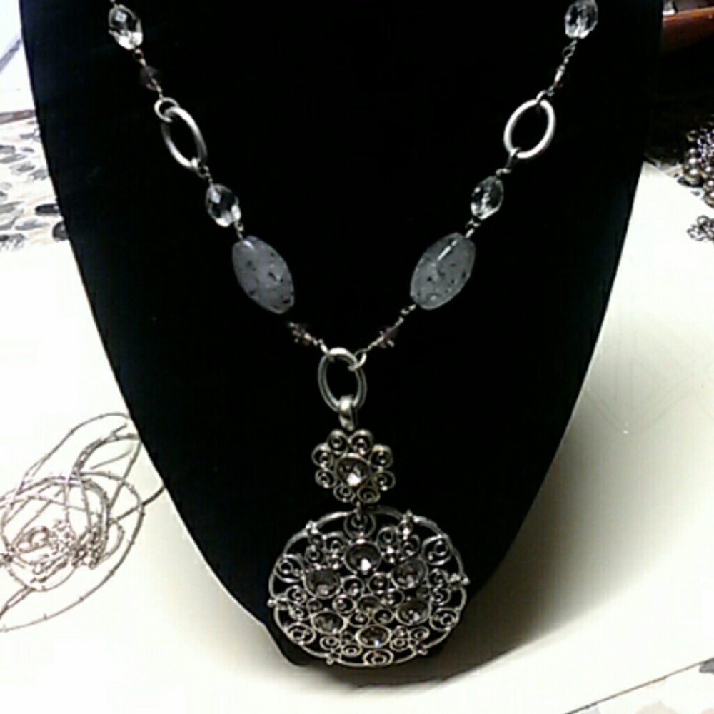 Jewelry - Picture 2 of 3