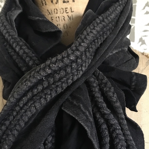 Vest/scarf - Picture 2 of 6