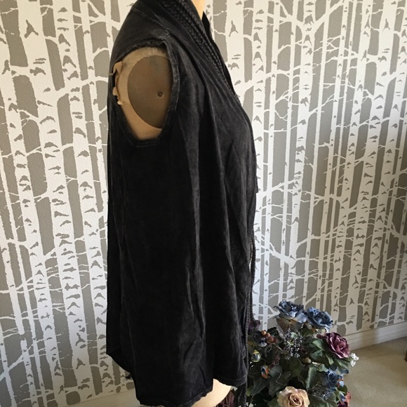 Vest/scarf - Picture 3 of 6